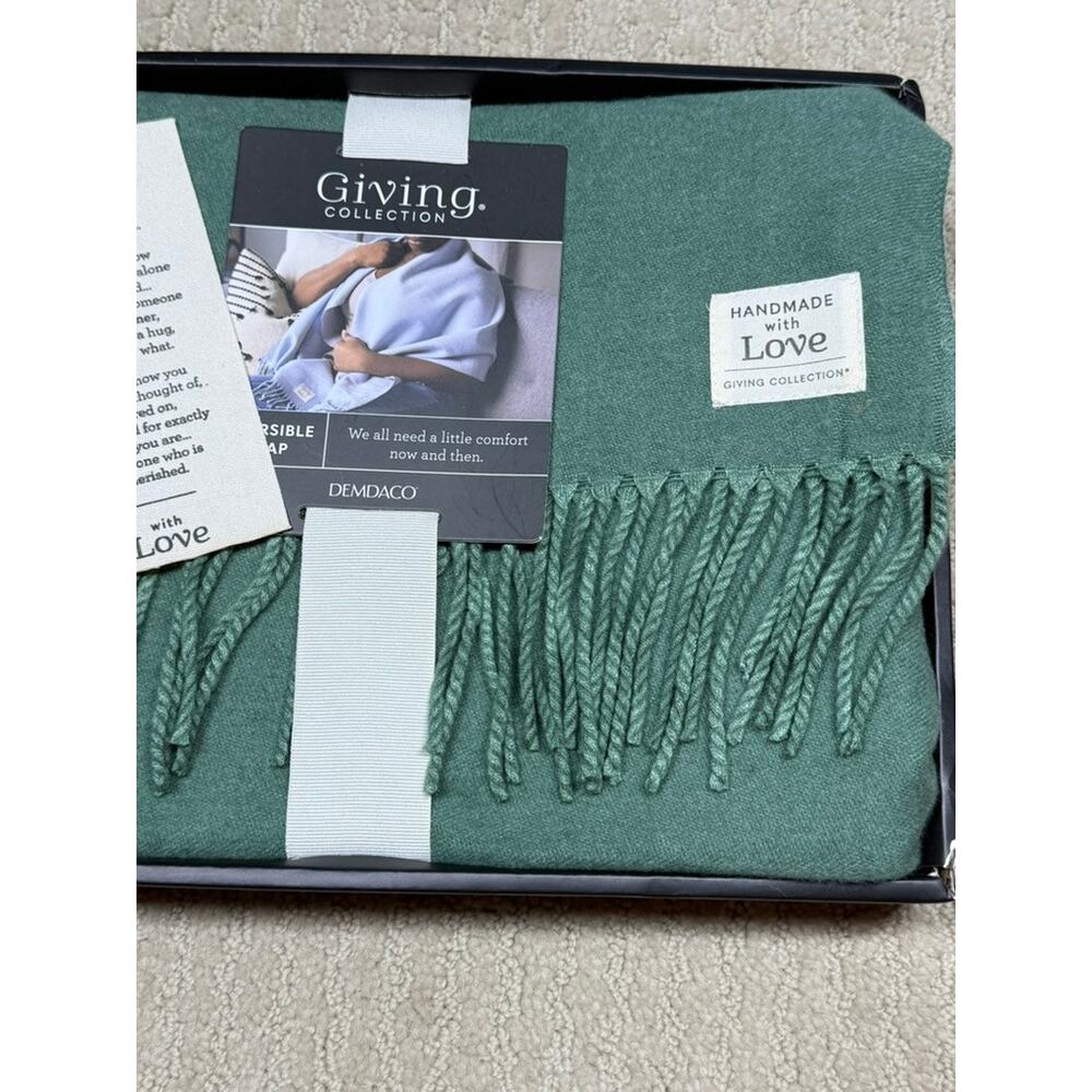 Demdaco Handmade Giving Collection Reversible Wrap Green Fringe Shawl NEW - Picture 5 of 7